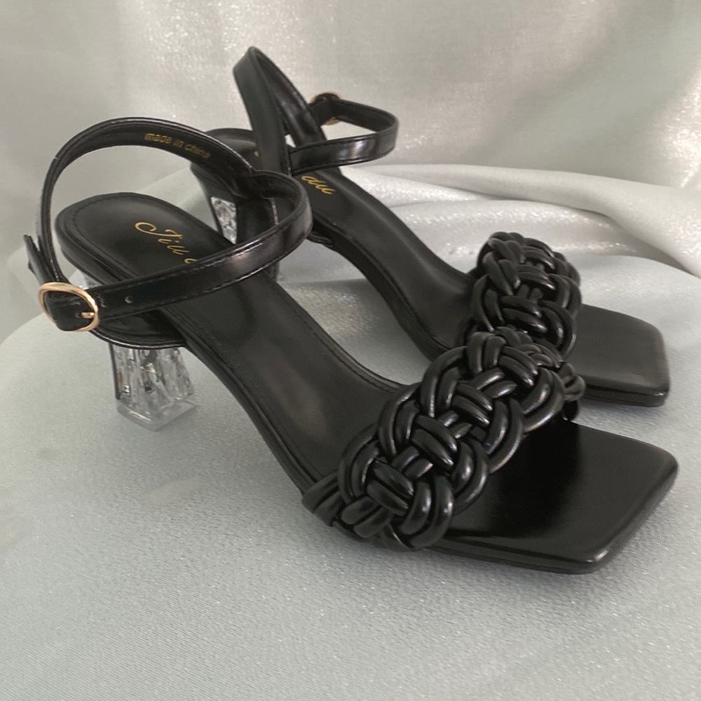 Sandals braided strap